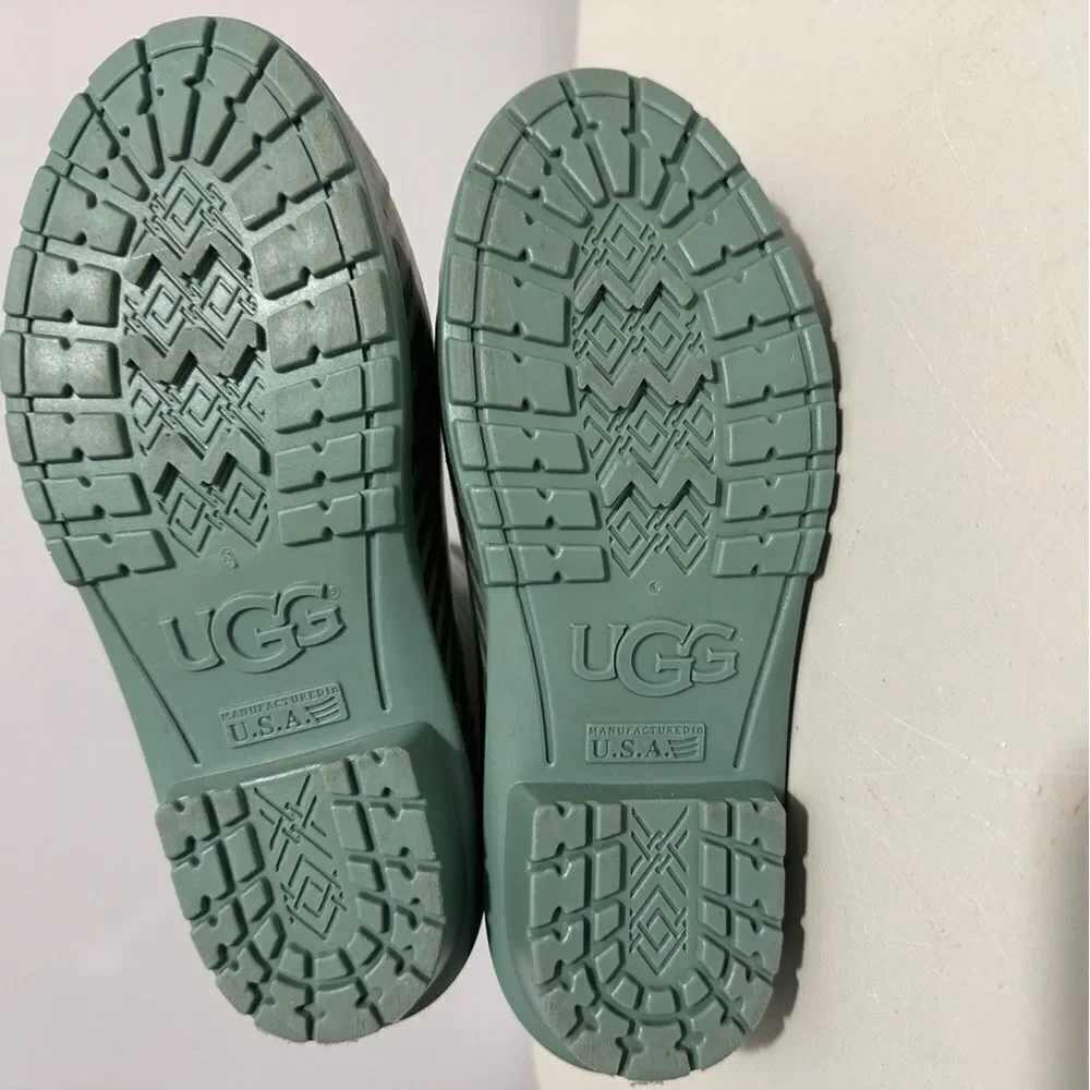 Ugg girls green stripe rain boots size 5
